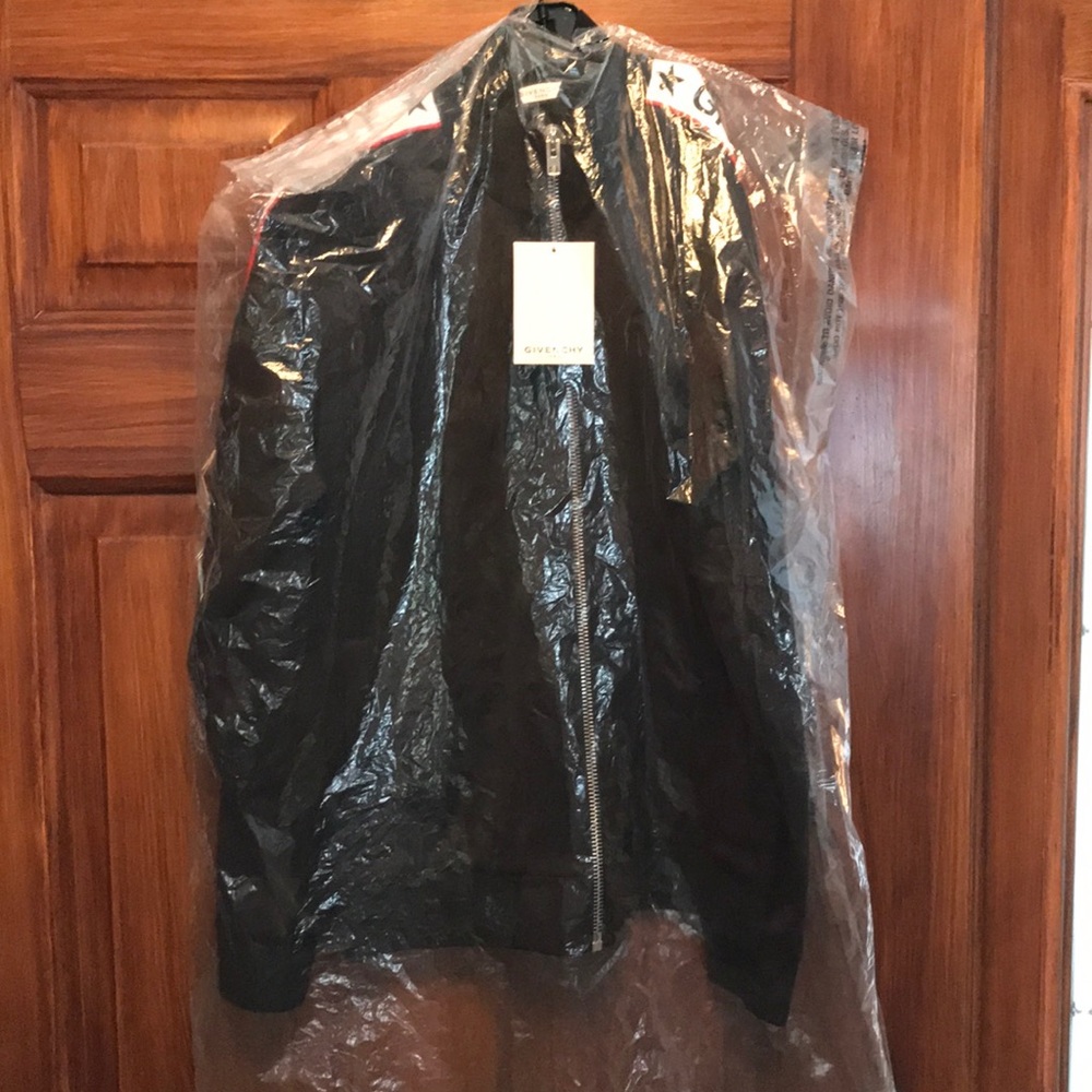 Men’s Track Jacket size Small -never used- tags on